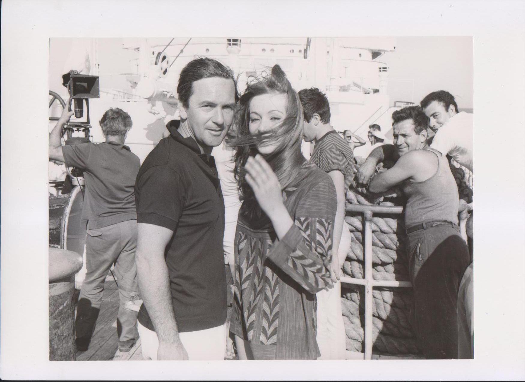 Cavara e Delia Boccardo in Estremo Oriente sul set di “Occhio selvaggio” (1966) - (Foto archivio privato Pietro Cavara)